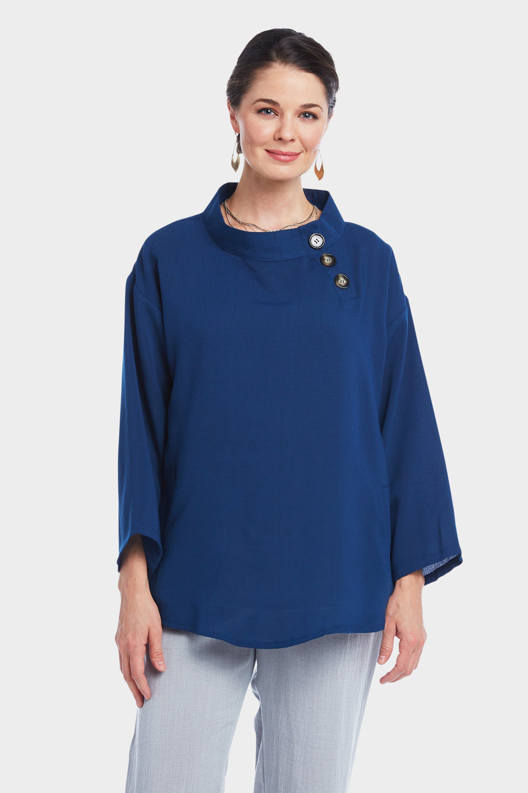 AA294 - Mallory 3-Button Linen Pullover – Fridaze - Linen Redefined