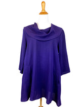 AA305 - French Quarter Pullover