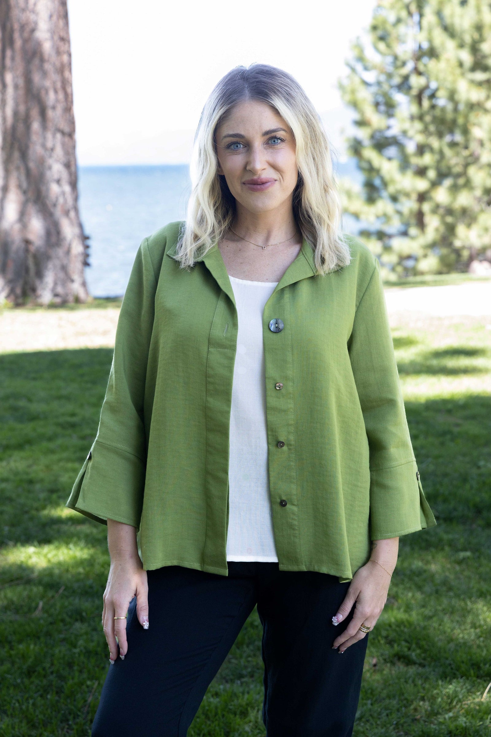 Aurora blouse summer navy　elu Aurora blouse White | elu